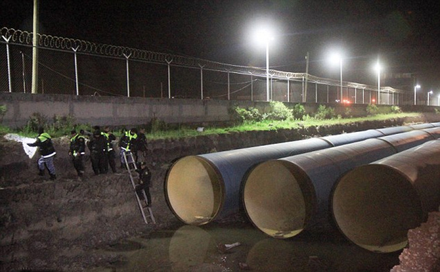 墨西哥頭號毒梟越獄密道曝光 裏面藏有氧氣瓶和摩托車