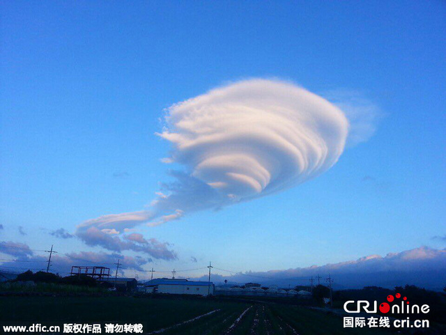 韓國濟州天空驚現“靈芝祥雲”