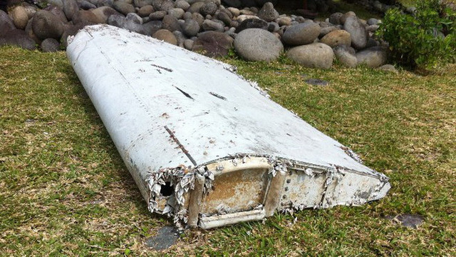 疑似MH370殘骸地發現中國礦泉水瓶