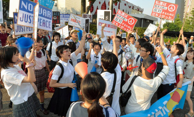 日本5000名高中生上街遊行 反對安保法案