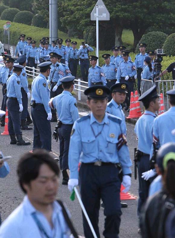 日本時隔4年重啟核電站 大批市民集會抗議