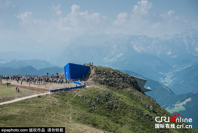 意大利登山家在山頂建博物館 可俯瞰山川美景