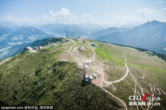 意大利登山家在山頂建博物館 可俯瞰山川美景