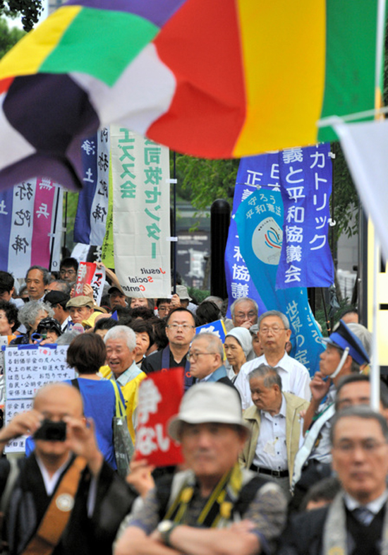 日本宗教人士齊聚國會前抗議安保法案