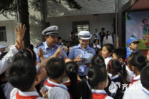 【齊魯大地-文字列表】【走遍山東-濟南】開學修路過節扎堆 濟南迎全年最堵月