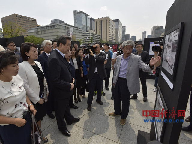 百餘張抗戰歷史圖片首爾展出 韓國老人講述日軍罪行