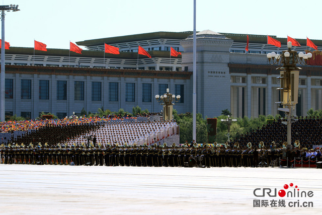 解放軍聯合軍樂團與解放軍合唱團共同演奏