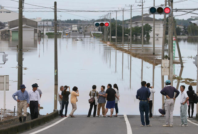 日本暴雨致上萬房屋被淹 航拍圖曝光