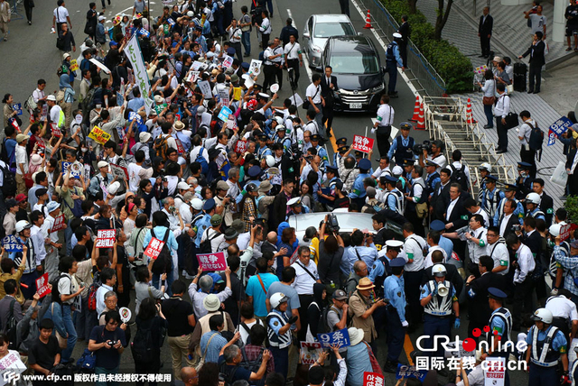 日執政黨明確安保法表決議程 民眾包圍國會表抗議