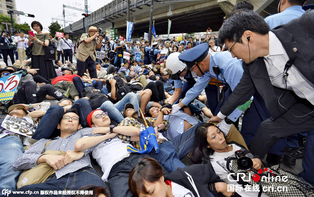 日執政黨明確安保法表決議程 民眾包圍國會表抗議