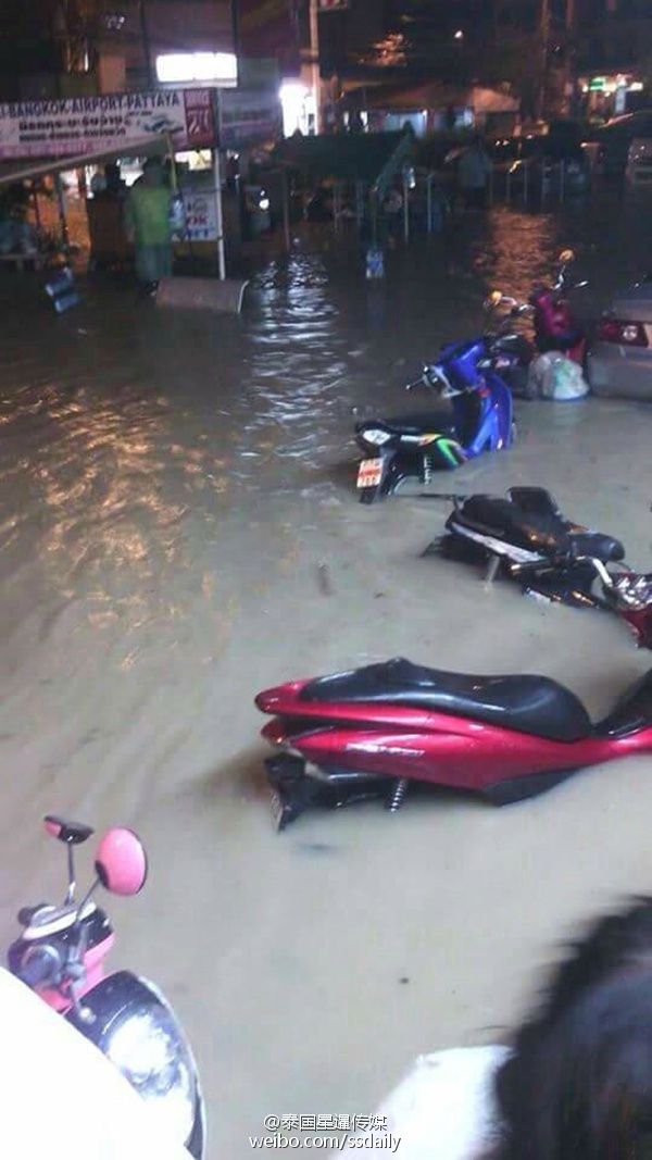 颱風暴雨過境泰國 芭提雅城內澇嚴重