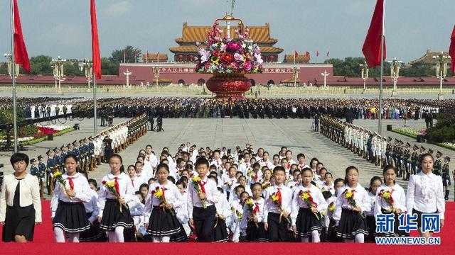 烈士紀念日向人民英雄敬獻花籃儀式隆重舉行