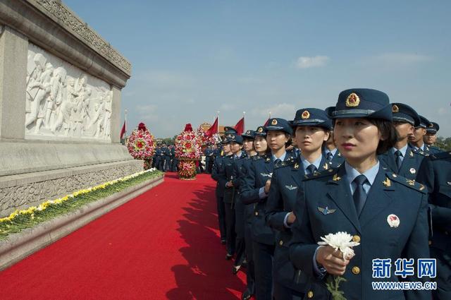 烈士紀念日向人民英雄敬獻花籃儀式隆重舉行