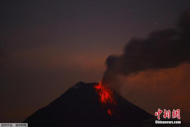 厄瓜多爾通古拉瓦火山噴發