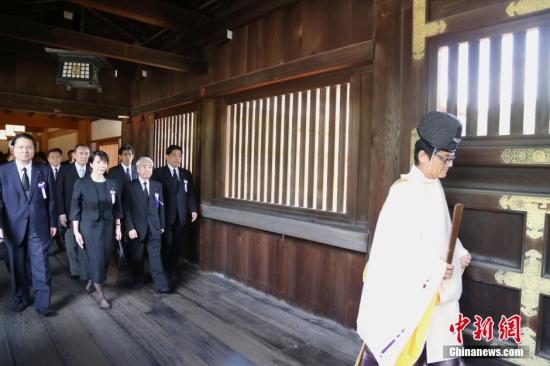 日法相參拜靖國神社 安倍被指對參拜持縱容態度