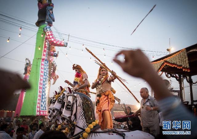 印度花車遊行慶祝十勝節