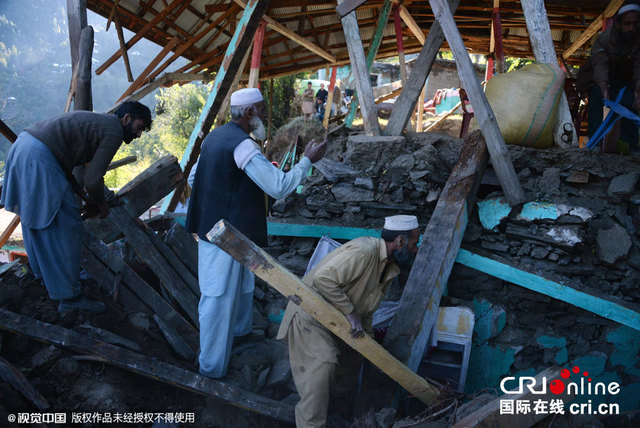 阿富汗地震波及巴基斯坦 救援工作進行中