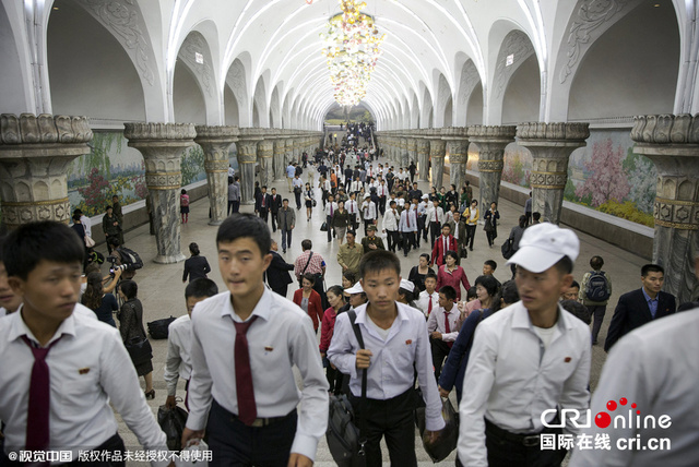 攝影師拍攝平壤街頭百姓生活