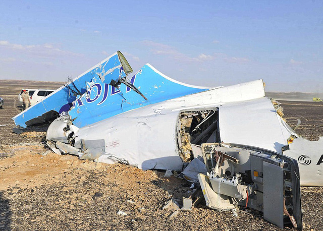 俄羅斯發佈墜機現場衛星圖 專家稱飛機空中解體