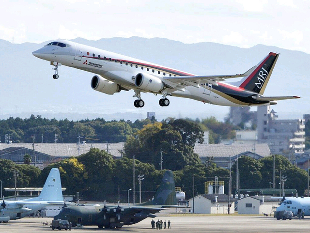 日本首架國産噴氣式客機首飛