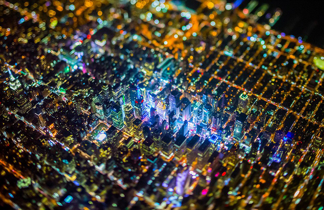 美攝影師兩千米高空俯拍大都市絢麗夜景