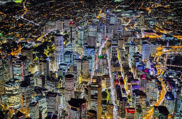 美攝影師兩千米高空俯拍大都市絢麗夜景