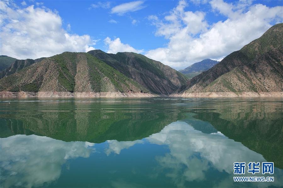 甘肅九甸峽風景如畫