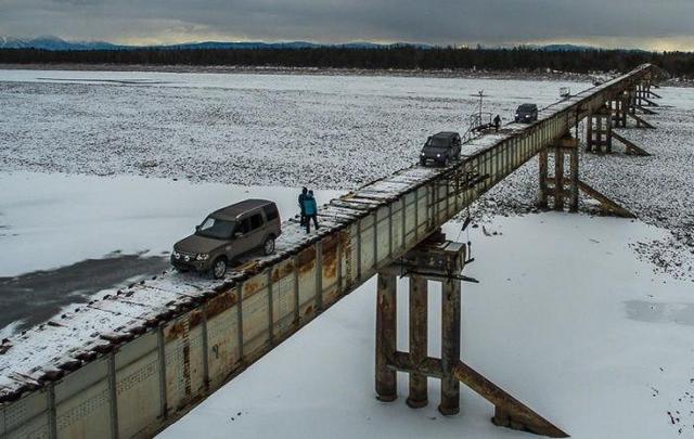 世界最驚險大橋：寬僅兩米無護欄 常年冰雪覆蓋