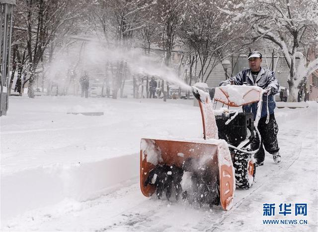 烏魯木齊遭罕見暴雪 積雪超37釐米突破歷史極值