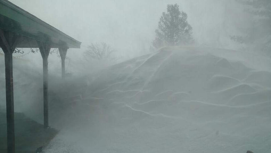 美國西南部遭遇暴雪 積雪達3米多厚(組圖)