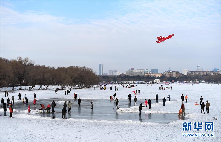 玩冰戲雪度元旦