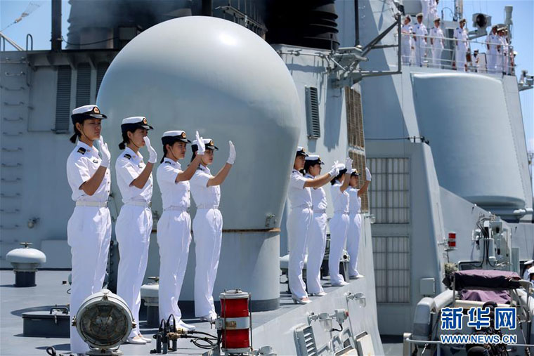 海軍編隊停靠澳碼頭休整 近看濟南艦垂直髮射單元