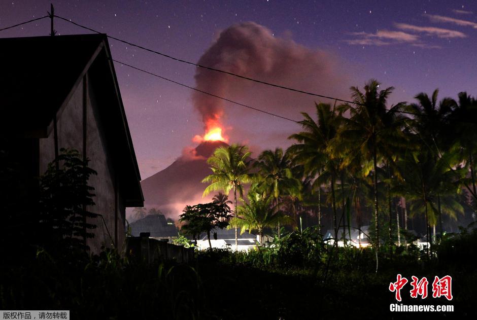 印尼索普坦火山持續噴發(高清組圖)