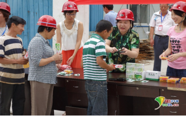 公益律師董梅：愛心待人 專業知識釋人