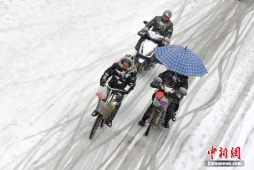 “霸王級”寒潮來襲多地大雪紛飛 棉褲預警地圖出爐