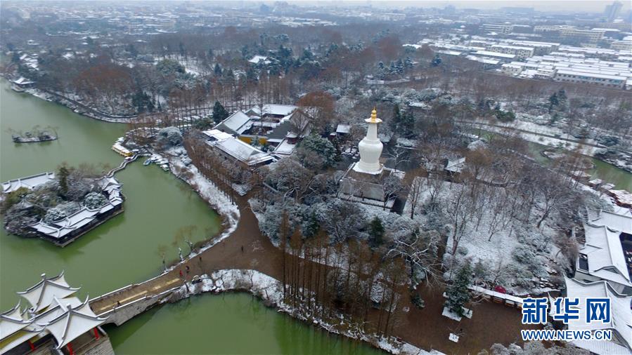 航拍雪後瘦西湖：銀裝素裹美景如畫