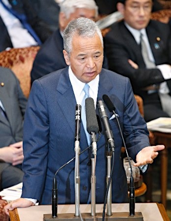 日本經濟再生大臣因受賄醜聞辭職