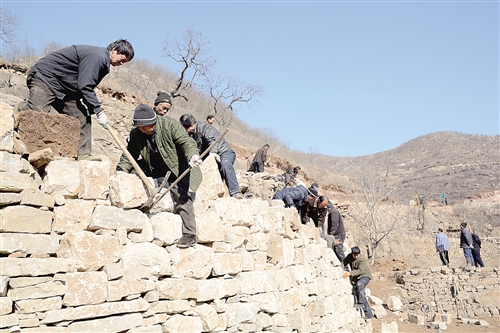 [網絡媒體走轉改]河北涉縣關防鄉後牧牛池村正月裏修建深山公路紀實