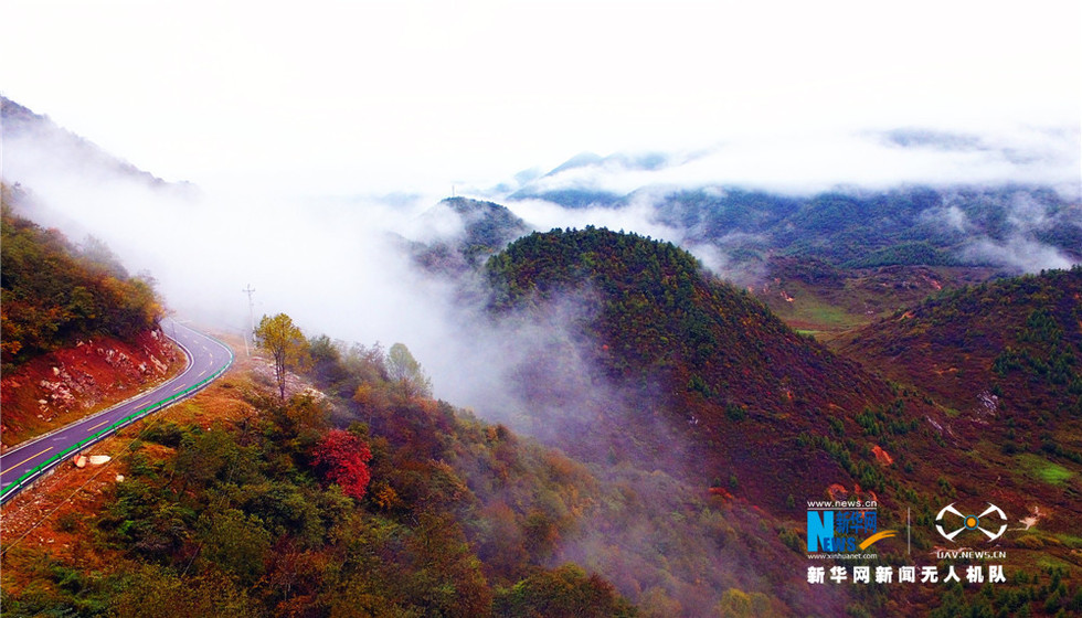 紅葉成最美點綴 航拍重慶紅池壩濕地之秋