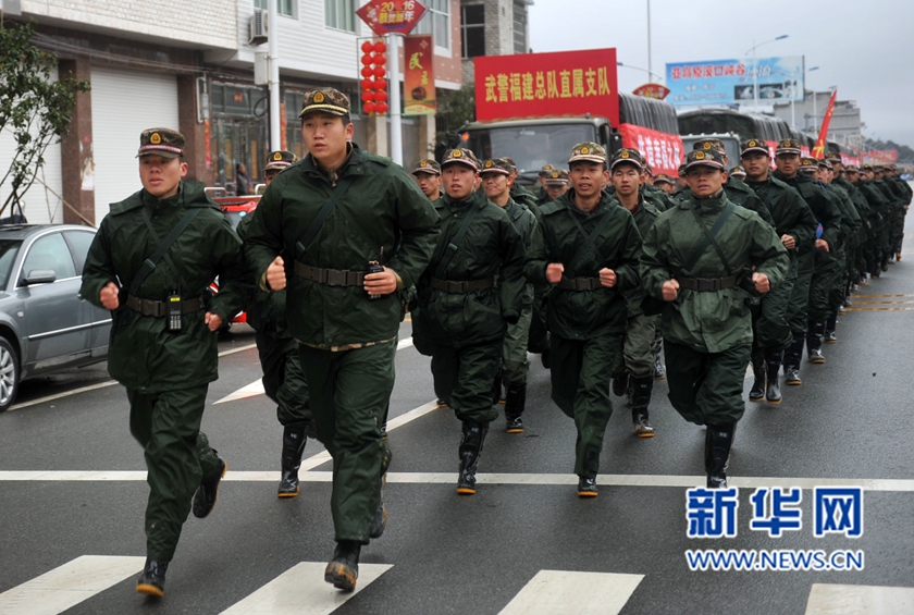 【網絡媒體走轉改】深山住一週 千名武警將種下70萬株樹苗