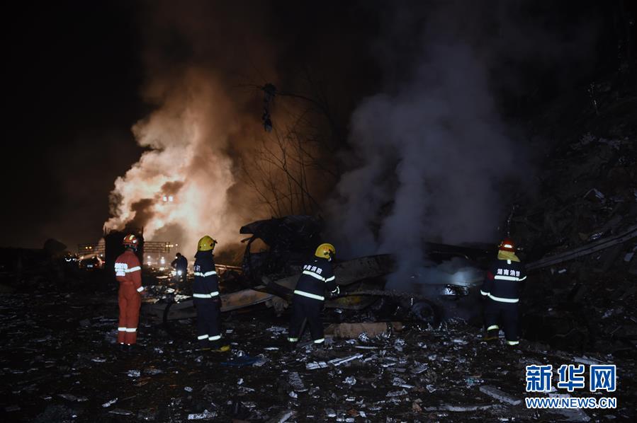 京港澳高速湖南段油罐車爆炸事故已造成2死2傷