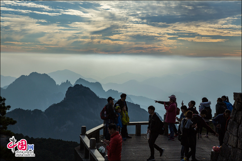 深秋黃山：一幅濃墨重彩的歐式油畫