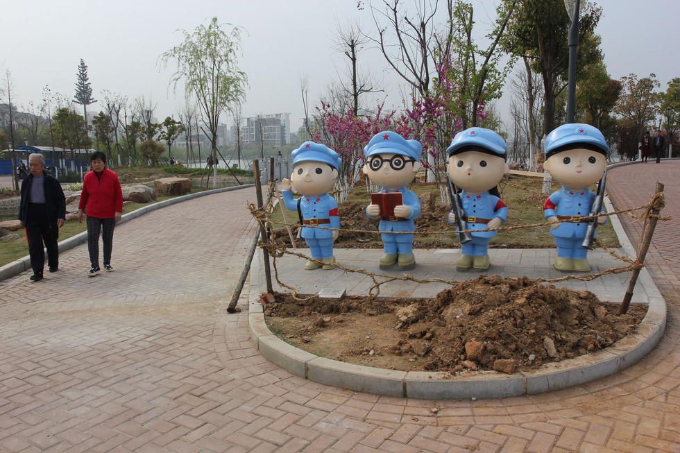 武漢現“共産黨人主題公園” 卡通紅軍萌翻遊人