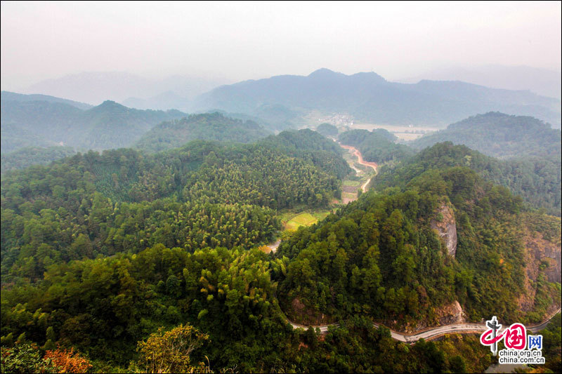 湖南崀山丹霞奇景 美如一幅瑰麗畫卷