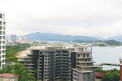 【今日焦點+摘要】【即時快訊】三亞：世界級濱海旅遊城三十而立再出發  摘要：回溯征程，三亞旅遊接待能力呈幾何級數增長。