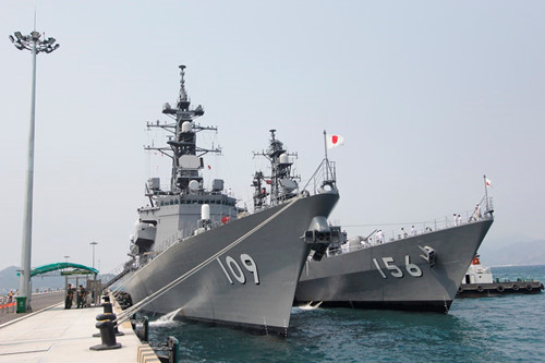 日本自衛隊兩艘驅逐艦訪問越南