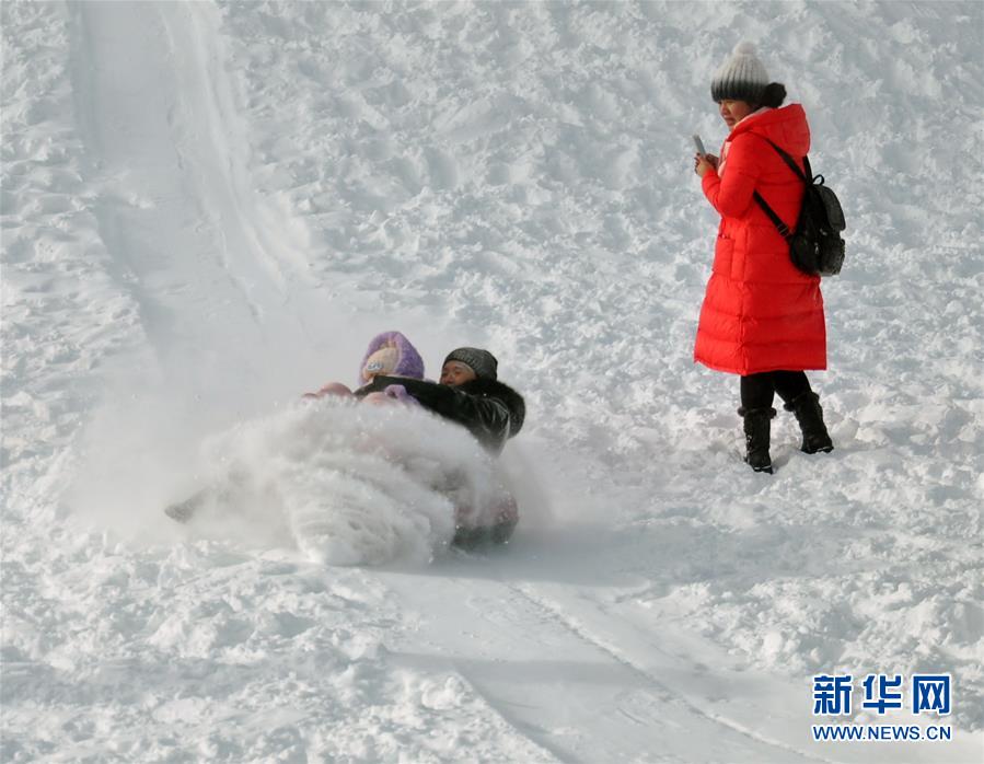 內蒙古牙克石舉辦鳳凰山開雪節