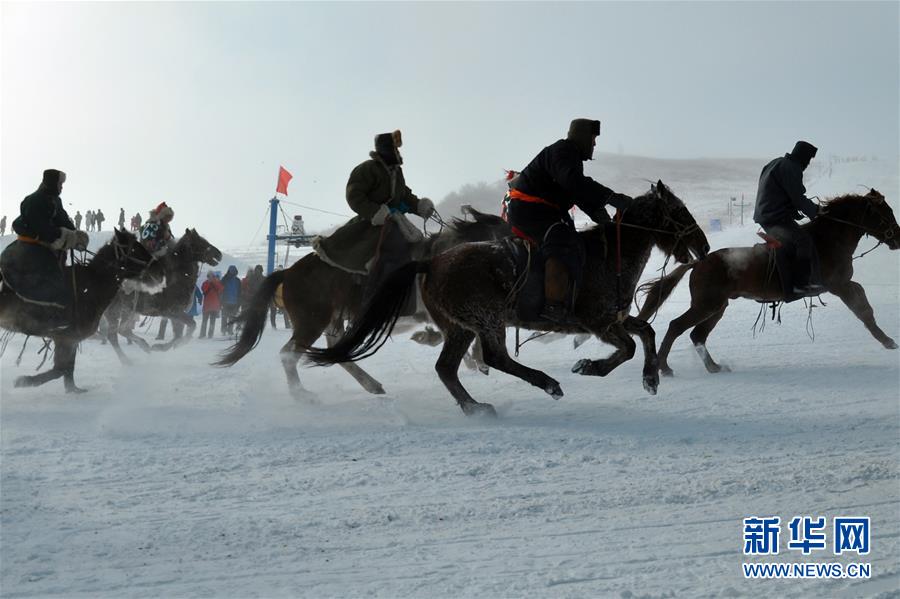 內蒙古牙克石舉辦鳳凰山開雪節