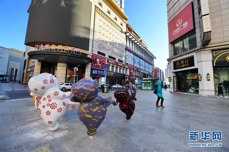 長春：路邊雕塑扮靚城市街景