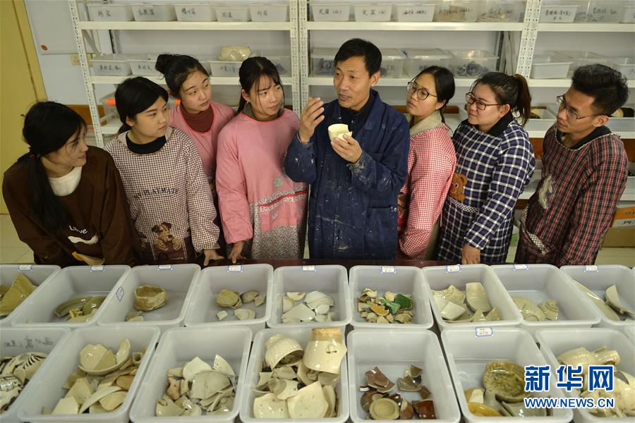 河北邢臺：“邢窯陶瓷”走近大學生 非遺傳承進校園